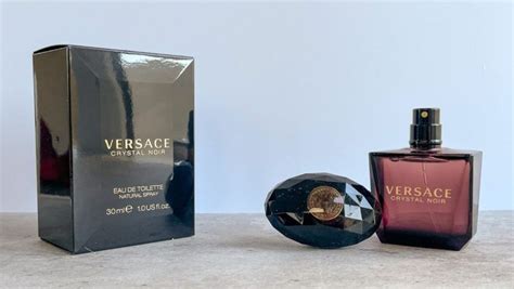 versace crystal noir 2022